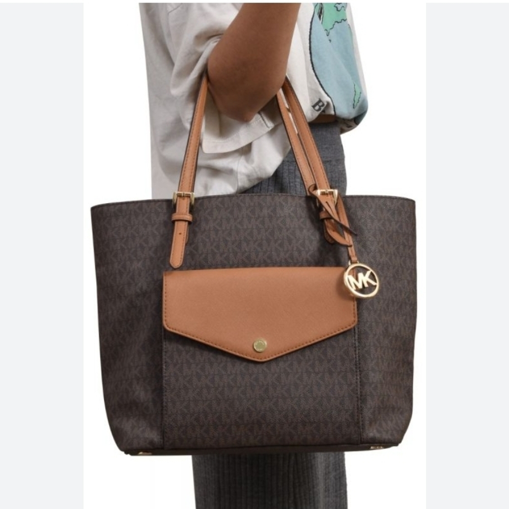 Michael Kors Jet Set Large Multi-function Logo Pocket Tote Bag Monogram Logo Zip